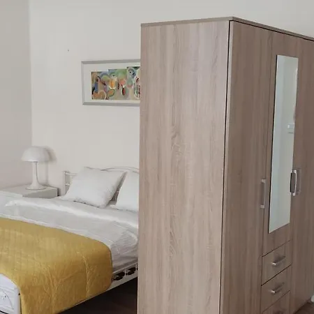 Be My Guest - Marszalkowska - Center Of Subway Wi-fi