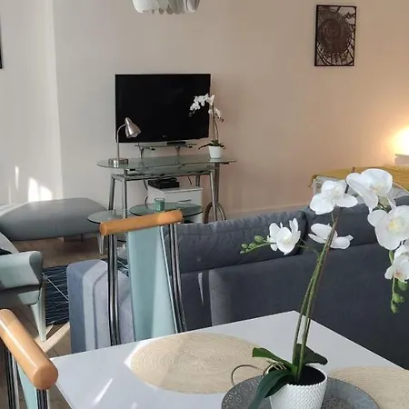 Be My Guest - Marszalkowska - Center Of Subway Wi-fi דירה *