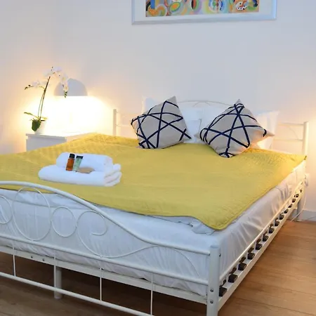 Be My Guest - Marszalkowska - Center Of Subway Wi-fi Apartman Varsó